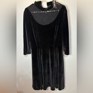 Chic Long Sleeve Black Velvet Dress